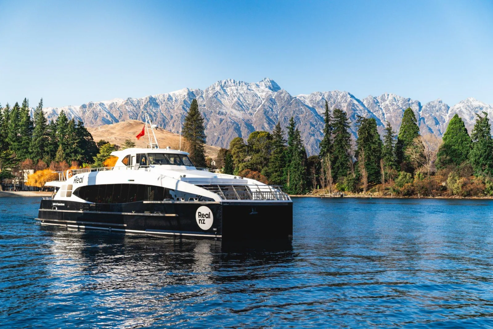 Queenstown: Lake Cruise to Walter Peak Farm with BBQ Buffet